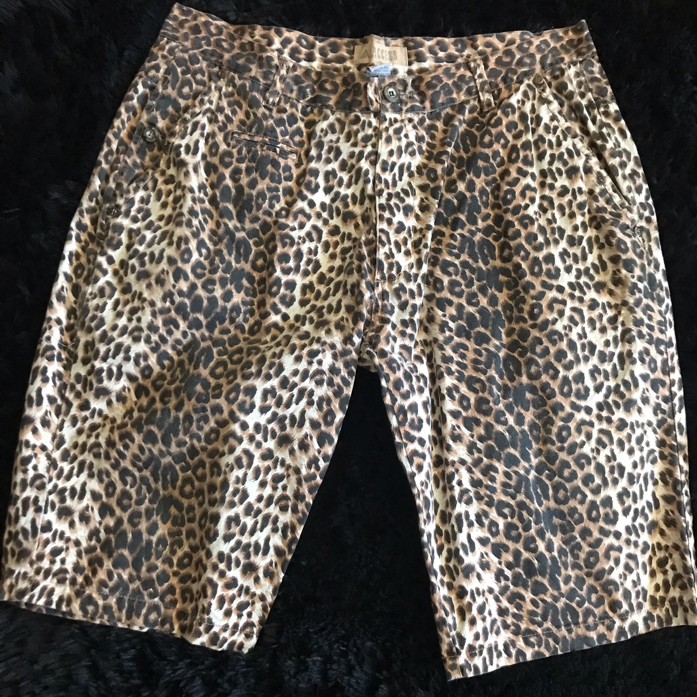 VINTAGE Leopard 🐆 Print Shorts 🩳